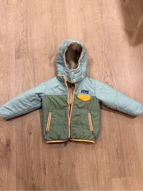 Patagonia Reversible Kids Jacket in Light Blue, Olive & Yellow Accent // Sherpa